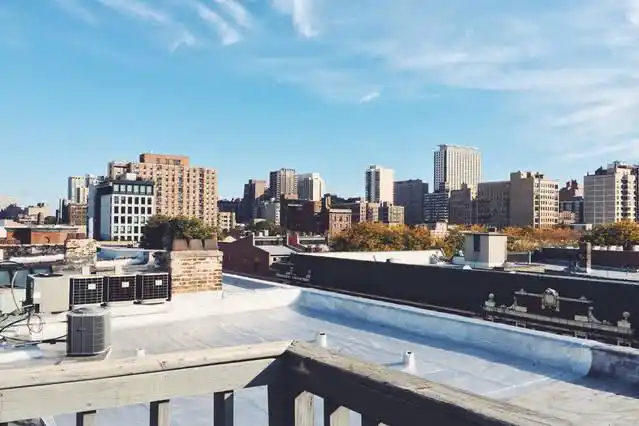 unique rooftop hostel in boystown预订,unique rooft
