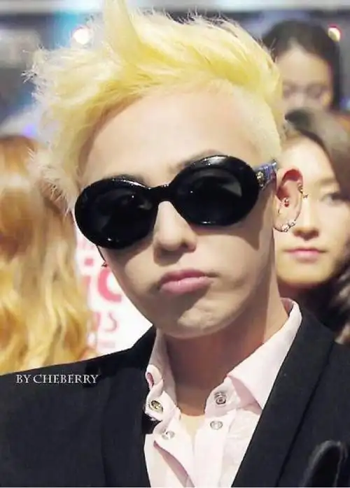 亲们,我想找权志龙的这个同款墨镜,哪有卖的呢