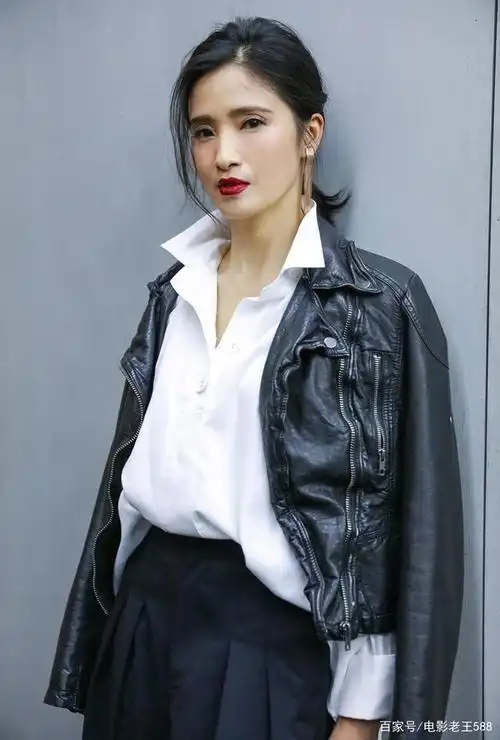 内地女明星精品收藏 中国最早的偶像剧女演员之一 当红艺人龚蓓苾