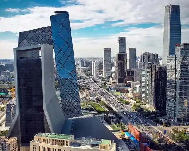 六环外的北京是真实的中国:城市边缘的孤岛,迷茫却依旧坚持