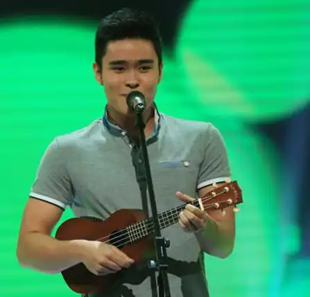 图刘伟男中国好声音唱的什么歌迷人微笑害羞表情获追捧