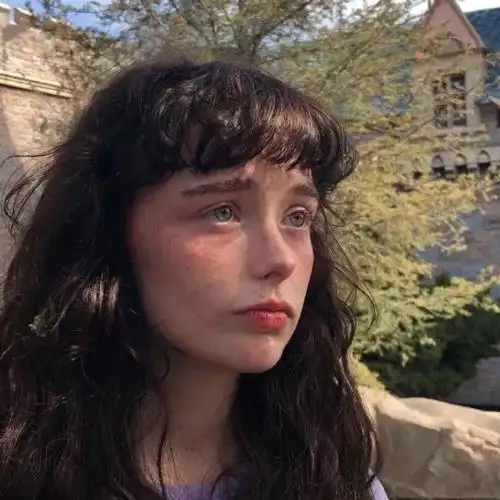 复古363436373039胶片感女生头像