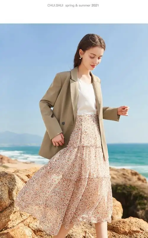 秋水伊人春2021年新款女装气质通勤风简约双排扣中款直筒西装外套