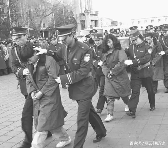 1983年的第一次严打,总共耗时3年,期间枪毙了多少罪犯?