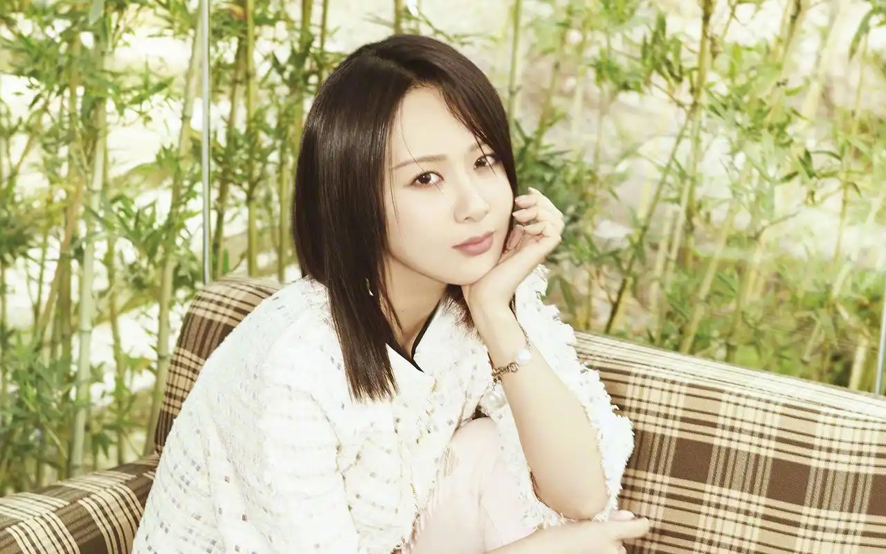 杨紫杂志写真高清壁纸