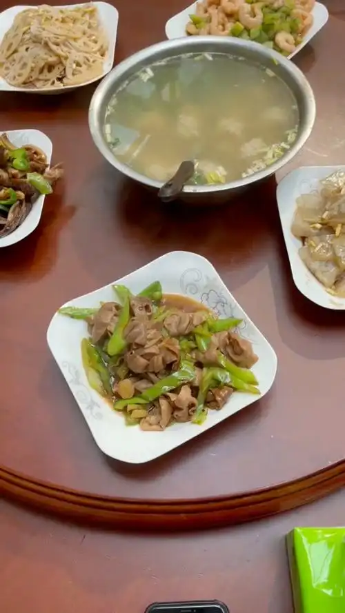 小康家庭的美味午餐,五菜一汤!