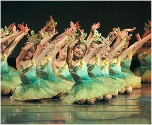 儿童演出服装春晓小草合唱服茉莉花舞蹈服绿色公主裙幼儿蓬蓬纱裙