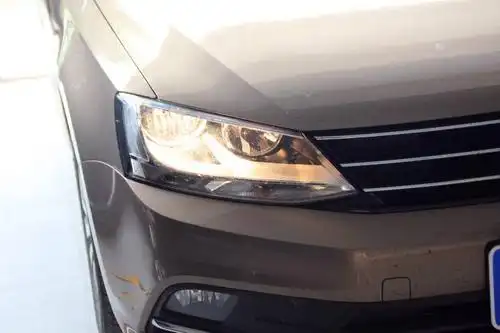 大众速腾改装led大灯 好车配好灯做一位精神小伙