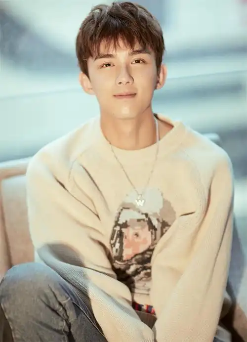 吴磊:在工作和生活中,始终保持热爱与赤诚,一路奋勇向前