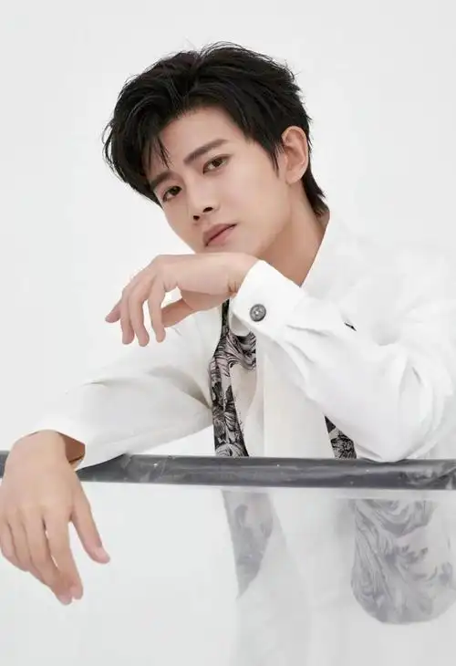 任嘉伦时尚合集绅士男神俊朗帅气