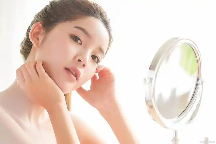 塑颜工匠丨皮肤美白大揭秘:如何找到你的完美搭配_产品_肌肤_建议