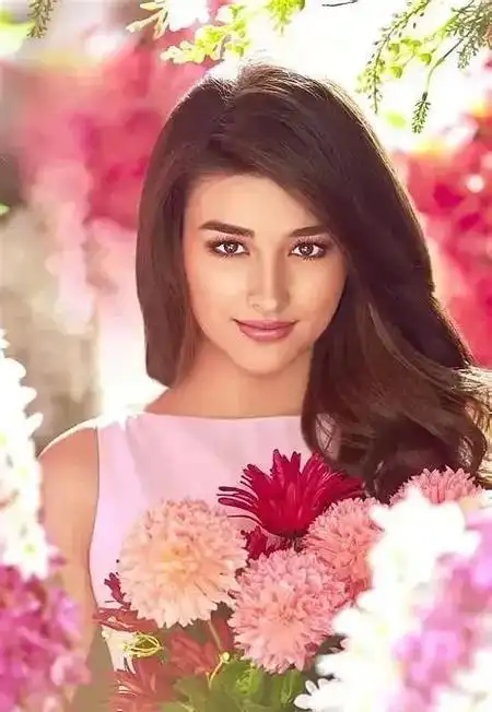 世界最美脸蛋莉扎61索伯拉奥颜值惊艳无以伦比的美丽