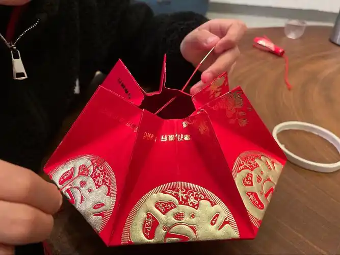 大吉大利,变废为宝——制作红包灯笼