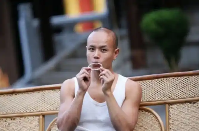 乐嘉,终于为他的"自负"付出了代价_销售_生活_父母