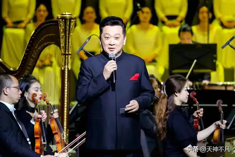 67岁郁钧剑近况曝光,和吕继宏张也等多位歌唱家一起同台演出_生活