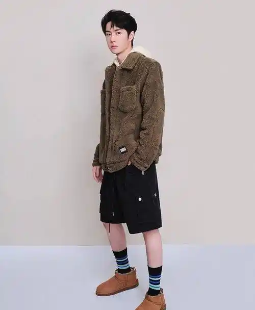 王一博露腿拍广告,疤痕腿毛明显,网友戏称:粉丝火眼金睛_人家_鞋子_顶