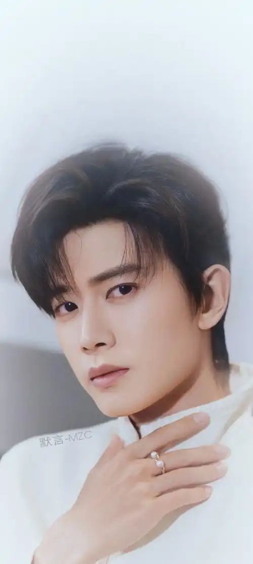 x 溶图壁纸 9p白马王子终于搞定～这组有难度又可以换壁纸了@任嘉伦