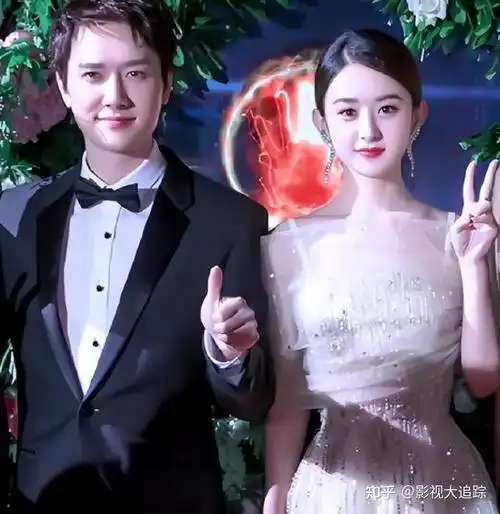 冯绍峰现身亲子运动会,5岁想想拿到金牌开心展示,模样像极妈妈