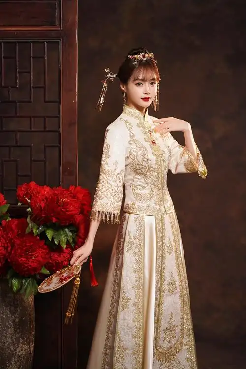 香槟色秀禾服的寓意