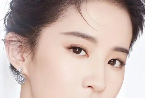 具有优越颅顶高度和饱满的枕骨线条的刘亦菲,五官为何如此精致?