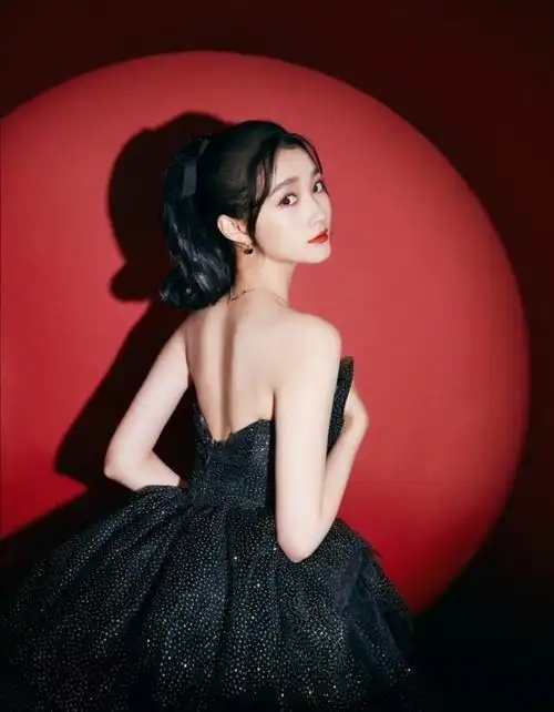 女明星的露背装大合集,来看看你家的神仙姐姐美不美!