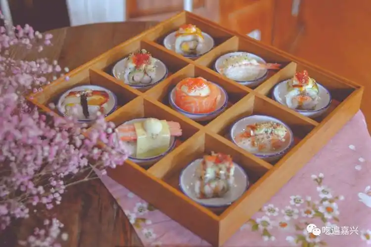 颜值和口味成正比的外带寿司,感觉自己在"霓虹"~而且全城配送哦!