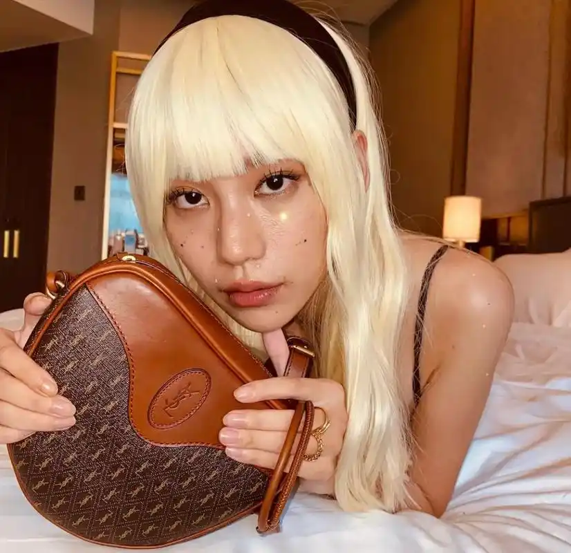 kittychicha 圣罗兰代言人#高级感 #复古 #时 - 抖音