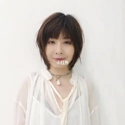 多层次简单好打理的短发