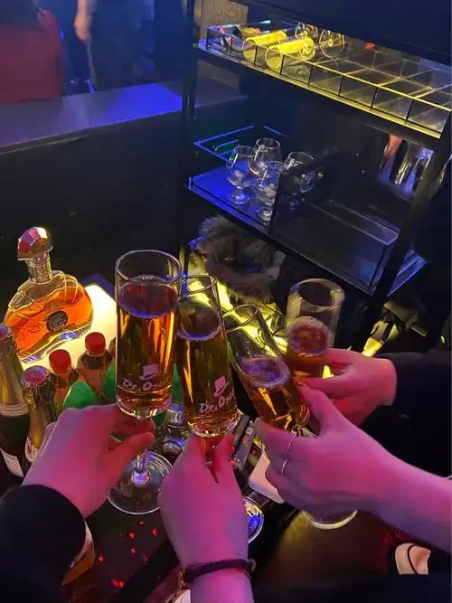 这个周六也就是后天有没有一起去武汉爱慕汉酒吧玩的