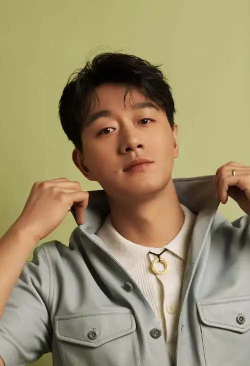 佟大为儒雅魅力时尚写真图片