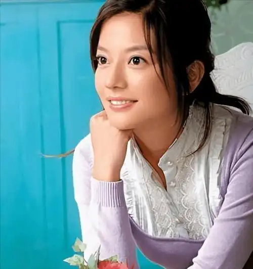 赵薇母亲魏启颖:儿子离婚,儿媳妇卷走5.2亿,女儿翻车被封杀