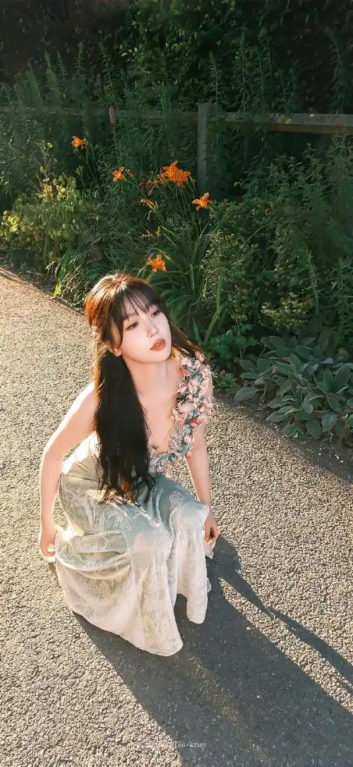 虞书欣壁纸来啦