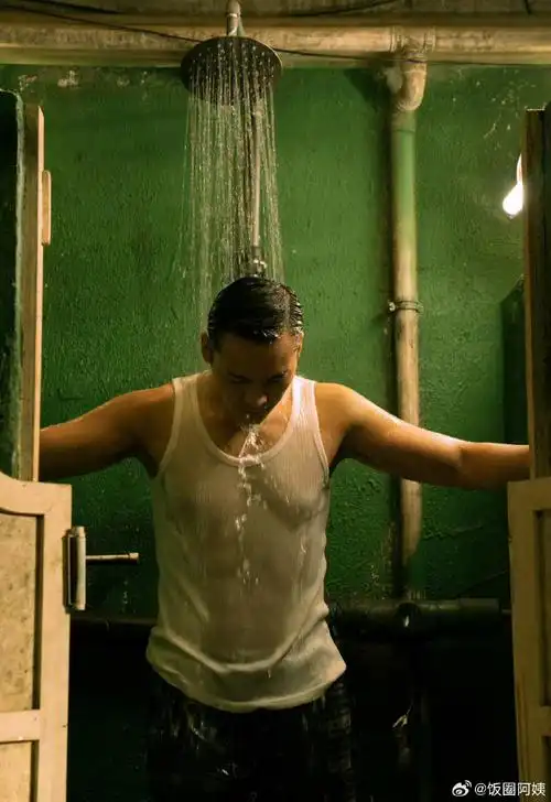 陈伟霆这个身材应该有镜头吧##陈伟霆的身材比例