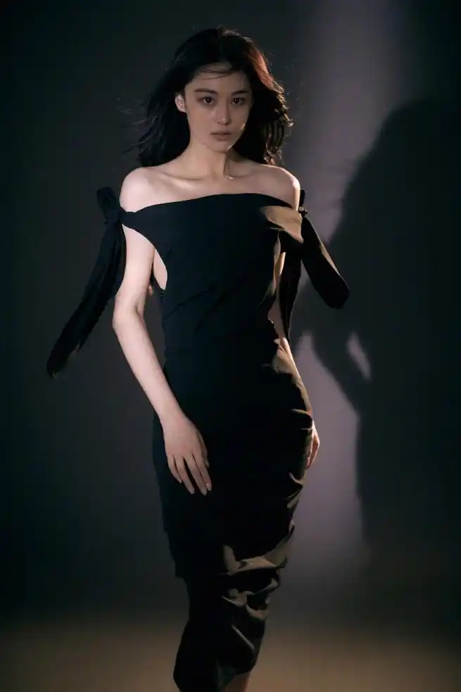 张馨予公开减肥餐,直言吃几天就消肿了,晒近照肤白貌美好养眼