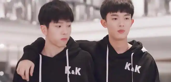 《亲爱的热爱的》中的97令山,生活中完全是小韩商言,高冷帅气