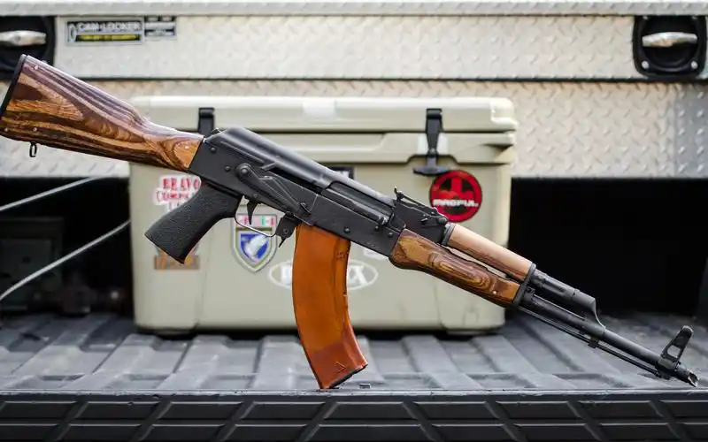 首页 其它 武器 ak-47步枪 壁纸 当前尺寸:2560x1600,你可以点击图片