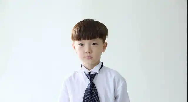 小男孩的发型