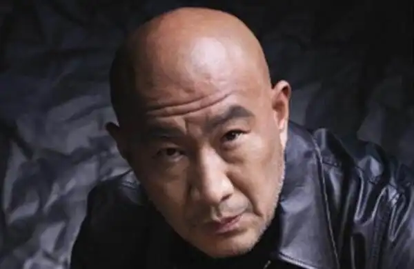 石兆琪演的黑社会老大面相凶狠 石兆琪老婆照片资料好神秘_搜鲜网