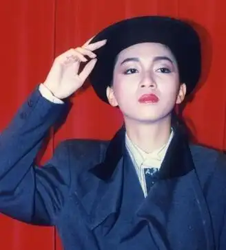 梅艳芳内衣将被拍卖 底价为83元至8305元 网友:请放过她的遗物(图)