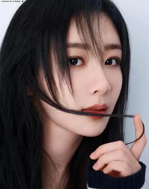 李沁:国家秘密栽培她9年,转身却踏进娱乐圈,背后原因令人感慨