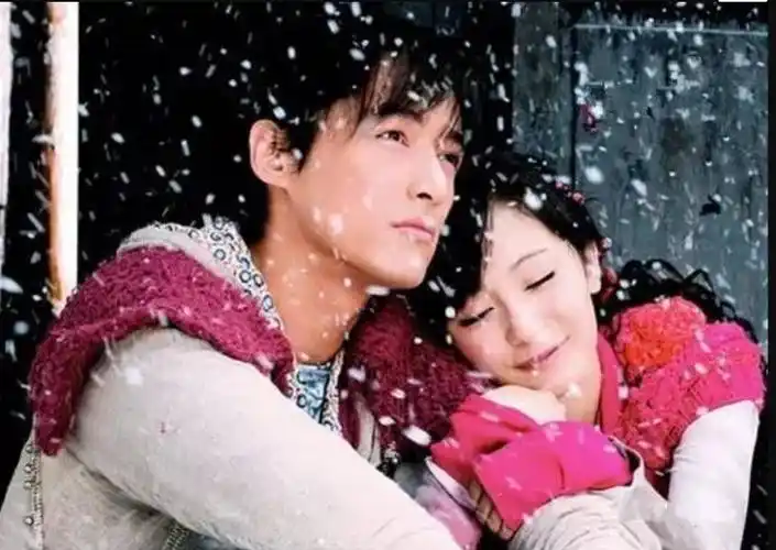 杨幂和胡歌两人出演的一部剧,被人遗忘,和《仙剑》同时上映