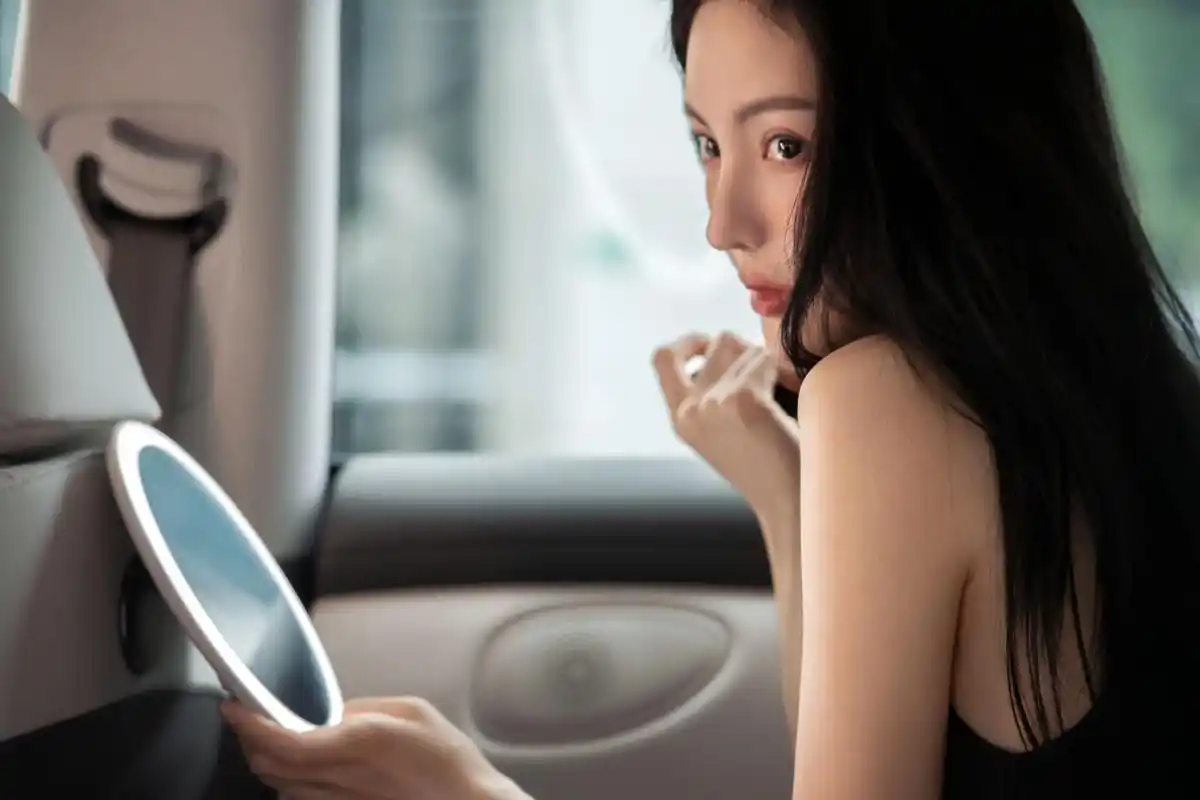 金晨代言ls6 # 绝美同框花絮照.金晨倾情代言智己ls6, - 抖音