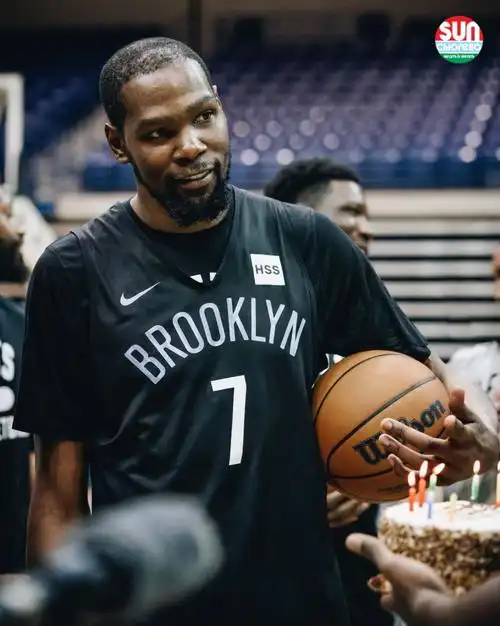 死神33岁生日快乐篮网官方晒图为杜兰特庆生