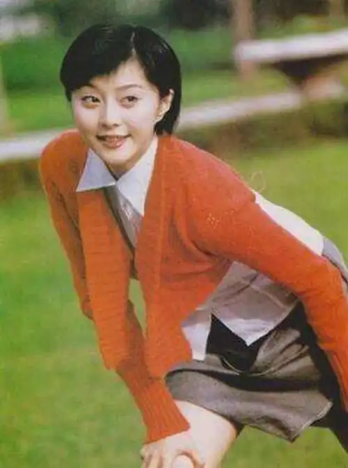 认识了范冰冰,拍摄电视剧《还珠格格》的时候,范冰冰才出道不到两年的