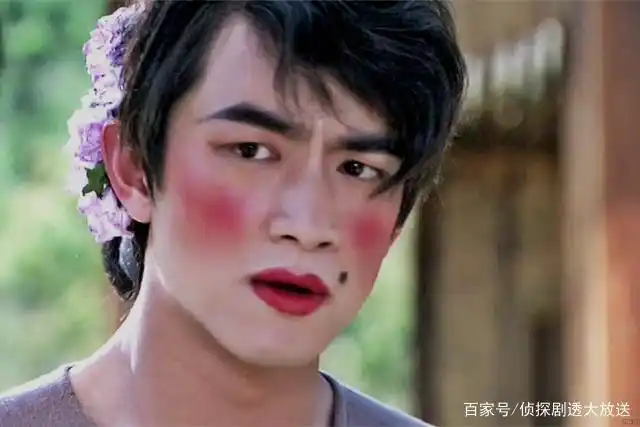 明星扮丑谁最狠?热巴香肠嘴李小璐辣眼睛,看到林更新:我失恋了