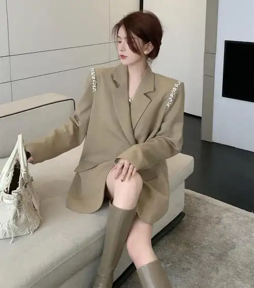 价 设计感亮钻西装外套女宽松百搭显瘦高定小西服图片_视频_穿搭_搭配