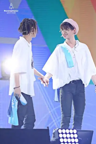 黄明昊justin&王琳凯小鬼贾鬼