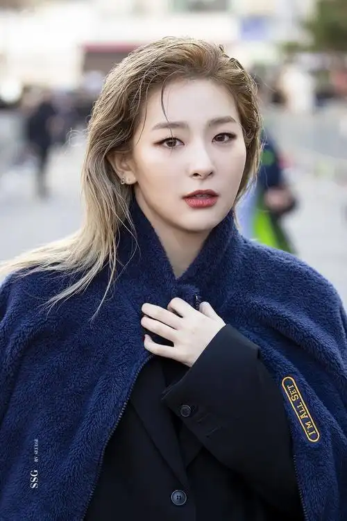 redvelvet分享210611sm唯一的单眼皮女爱豆redvelvet姜涩琪