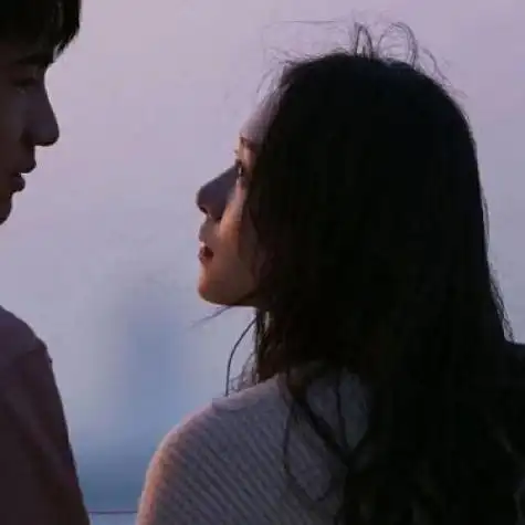 最新款情侣头像一对一张两人你说深情不及久伴