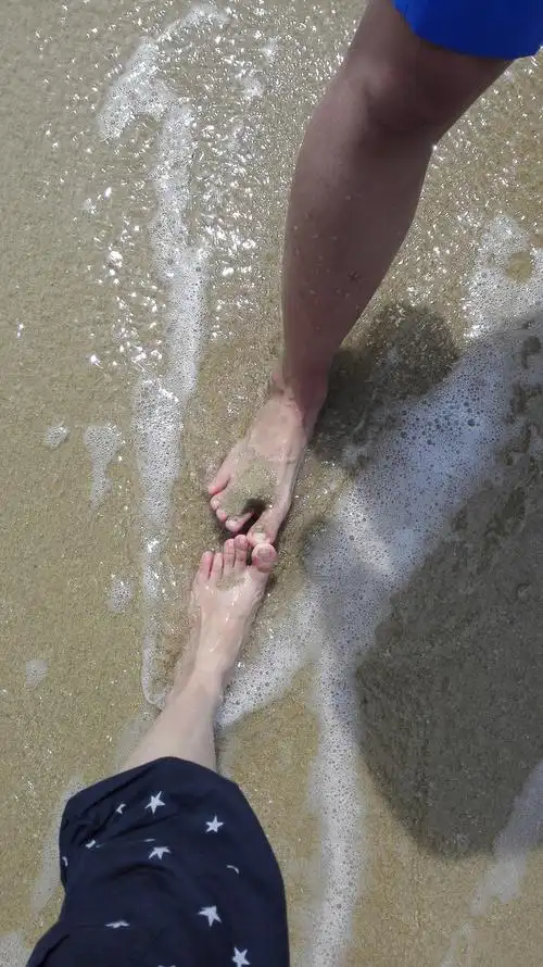 光着我的脚丫子~